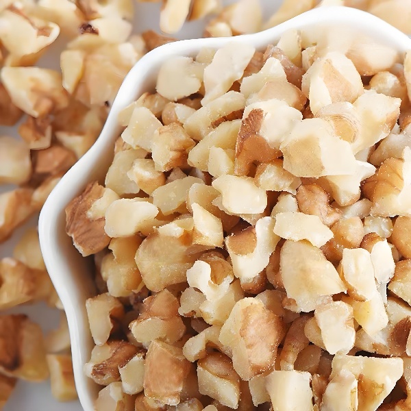 Walnut kernels